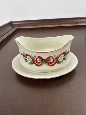 Royal Limited Holly Red Ribbon Gravy Boat On Plate Holly Holiday Christmas Japan